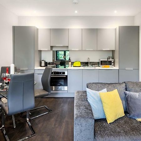 Homely - Watford Premier Apartments Eksteriør billede
