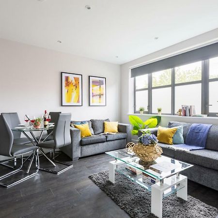 Homely - Watford Premier Apartments Eksteriør billede