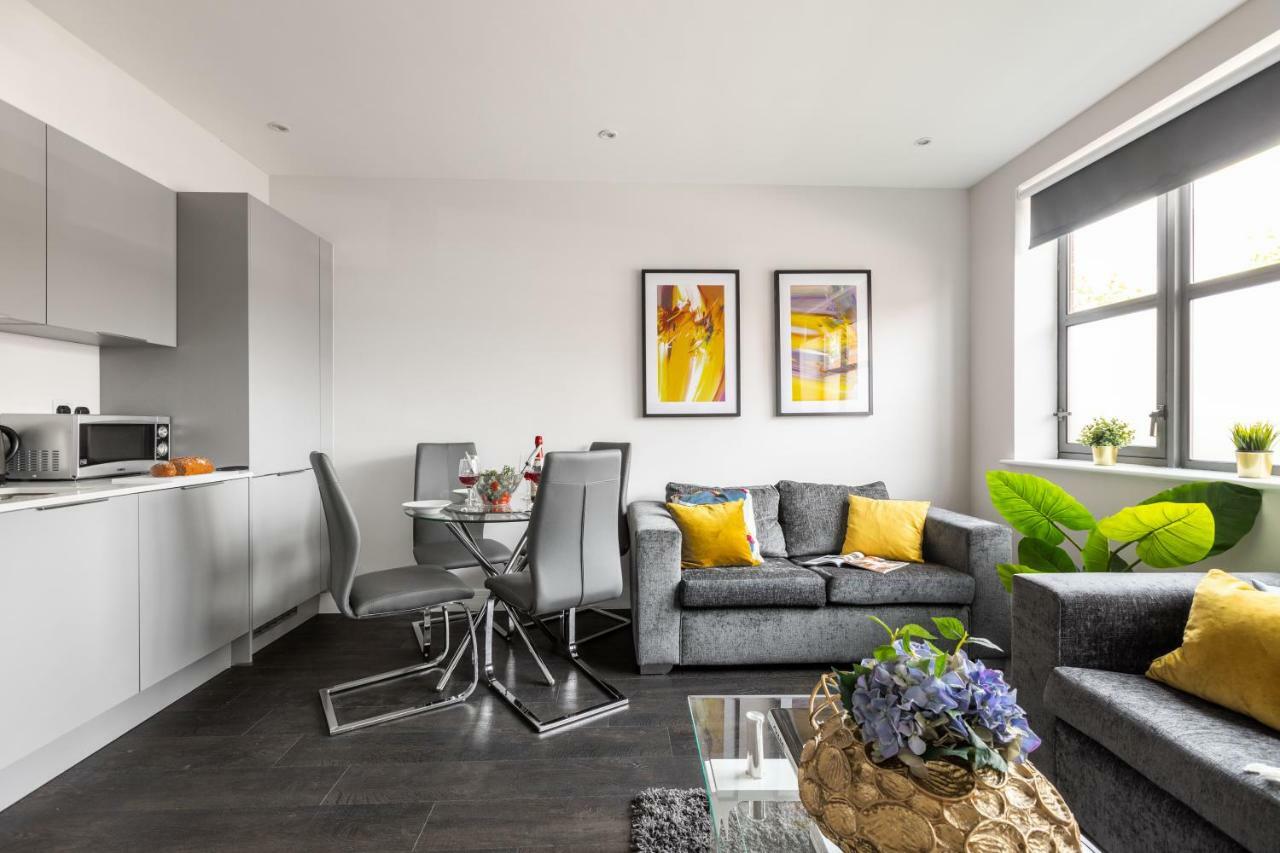 Homely - Watford Premier Apartments Eksteriør billede