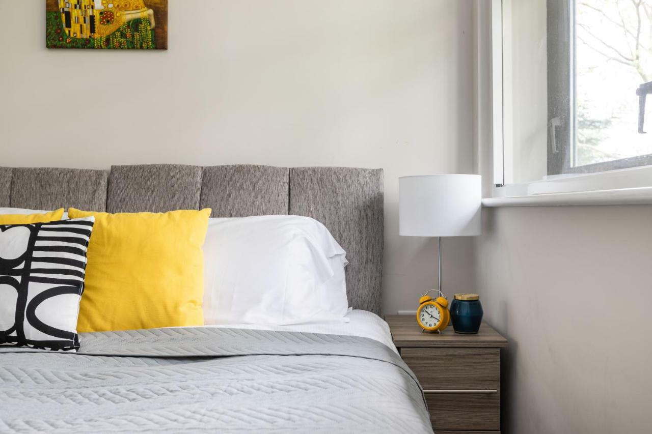 Homely - Watford Premier Apartments Eksteriør billede